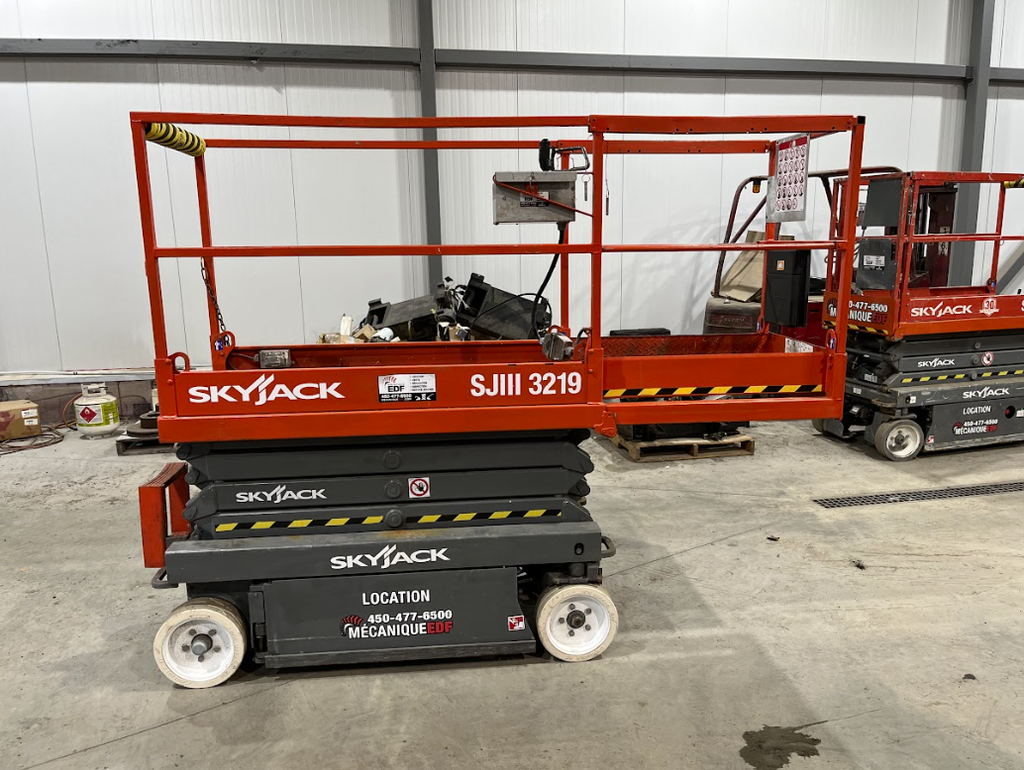 Skyjack SJIII 3219 19' Battery Scissor lift